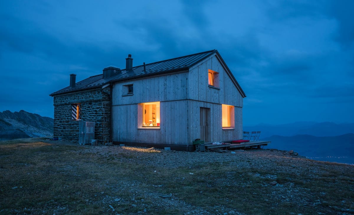 Bifertenhütte Surselva im Sommer