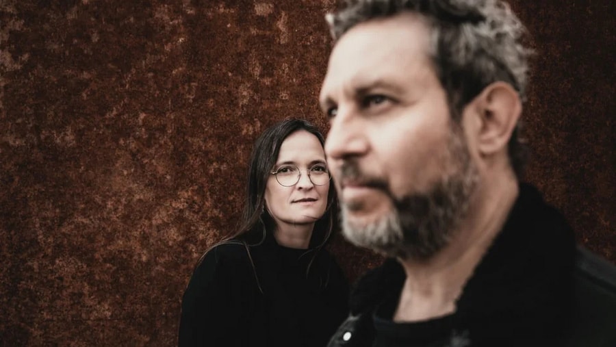 Geschichte: Reto Burrell & Lin Stucki