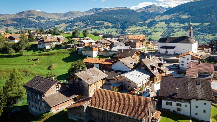 Geschichte: Familienhotel Alpina Brigels