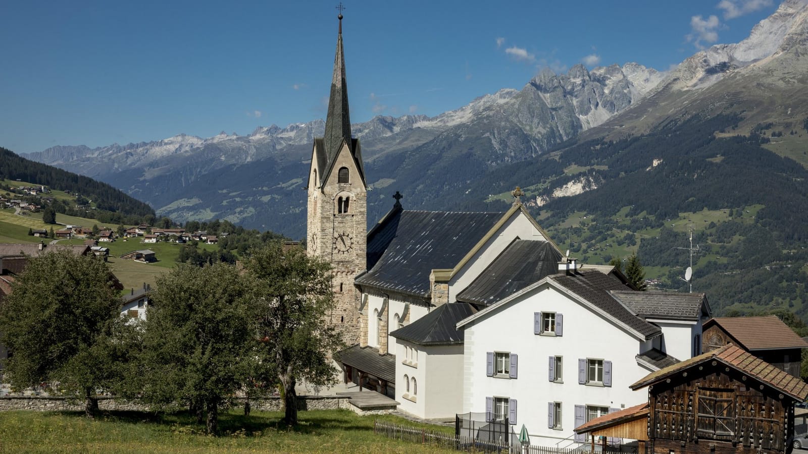 Obersaxen Mundaun im Sommer