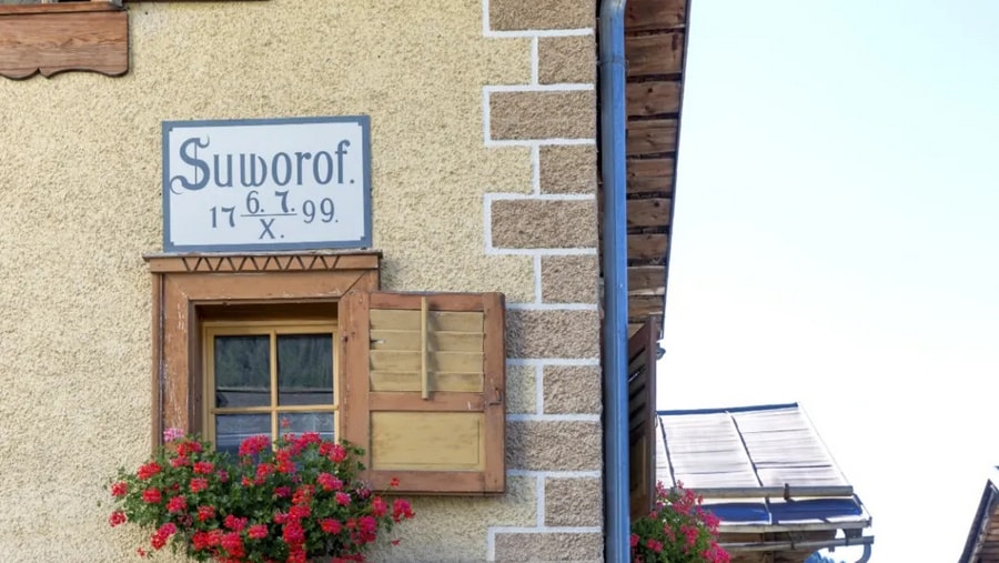Geschichte: Haus Suworow, Pigniu