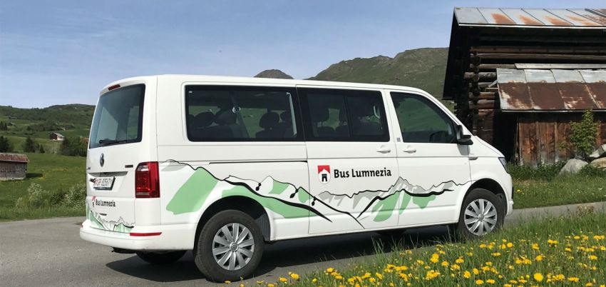 Wanderbus in der Val Lumnezia.